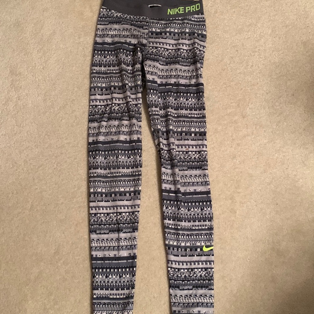 Nike Pro leggings